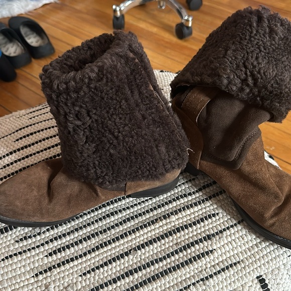 Boots - Picture 12 of 15